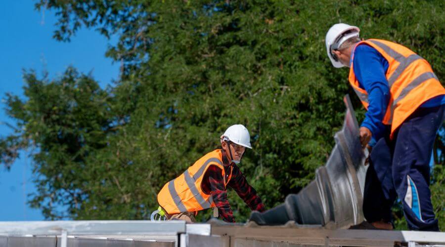 Professional gutter cleaning in Brooks, ME